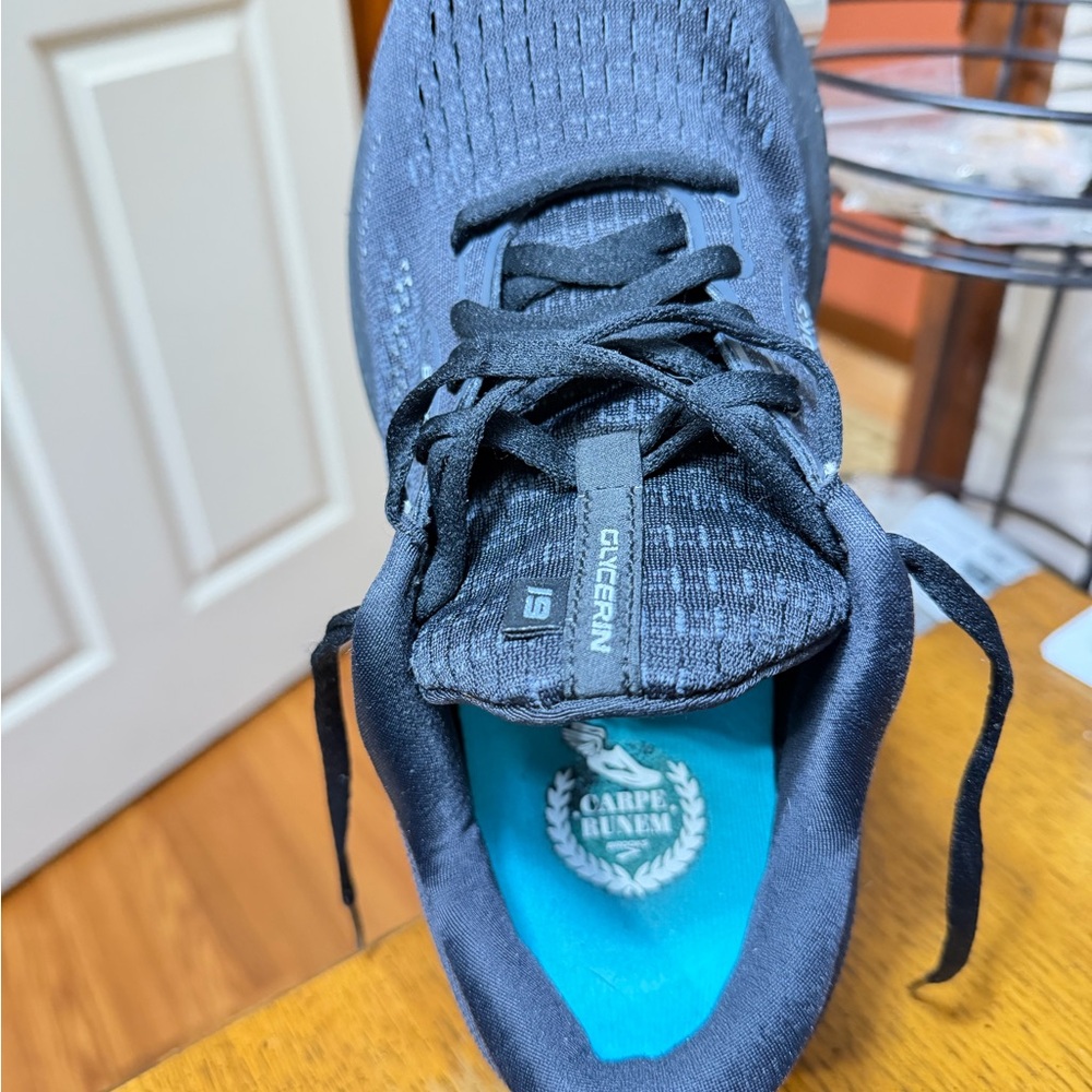 Brooks black Athletic Shoes - Picture 6 of 6